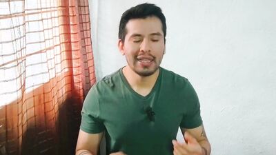 joven bisexual activo inter de 20cm es penetrado por el albañil maduro! Relato sexual