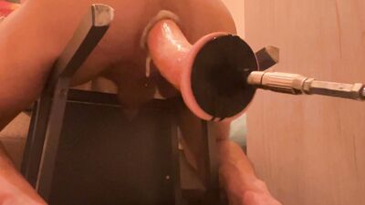 Vídeo feito hoje 28/06/24 um dildo gigante para relaxar