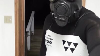 elite commando finally cums in his wetsuit