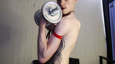 Another video of Endo where he shows off his biceps