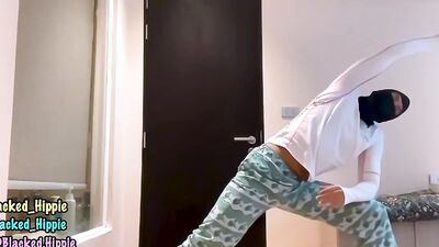 A 20 min full body stretch to wake up and give yourself and energy boost in the morning! Perfect pra