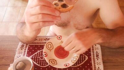 Cicci77 masturbates Pedro to prepare lots of sperm to eat for breakfast