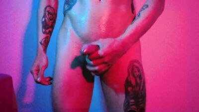 Hot oiled body and big cock masturbation - CUM Vulcano!