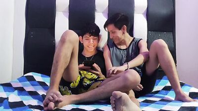 My best friend seduces me and we end up masturbating together (part 1)