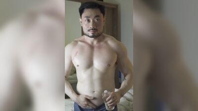 Chindo Muscle Jerk Off after Workout from gym