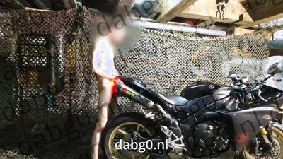 dabg0 fucks a 2009 Yamaha R1 with dual Akrapovic exhaust