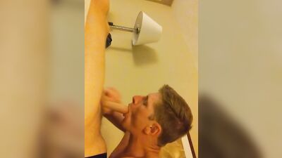 Gay chap is giving his roommate a nice juicy bj