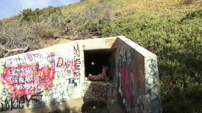 Chase Young & Jessie Montgomery are shagging out in the open