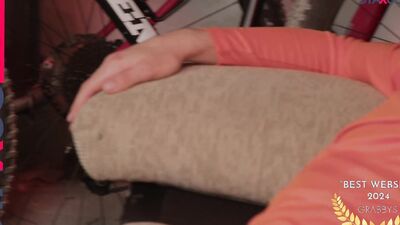 STAXUS :: Ride me hard : Two beautiful cyclists know how to have a good time after a ride.