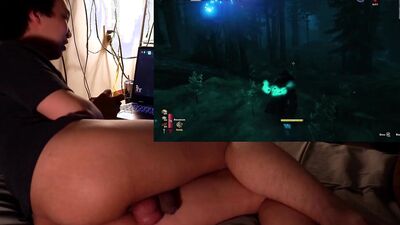 Playing Valheim naked! Chopping big wood