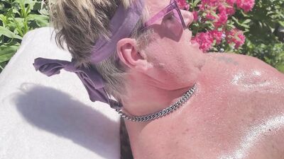 HARD AND CREAMY SUNBATHING AREA 3