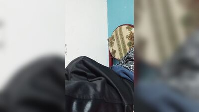 Cock massage ends in cumshot in closeup