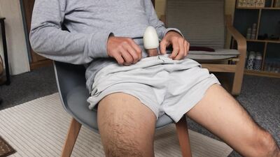 Solo guy hanjob with Tenga Egg