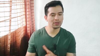 Hombre maduro es penetrado y da verga a taxista bisexual con novia!Relato sexual