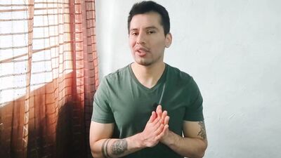 Hombre maduro es penetrado y da verga a taxista bisexual con novia!Relato sexual