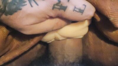 Me masturbo con sextoy pensando en la hermana de mi mejor amigo