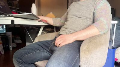 Muscle Twink Jerks Off while Editing Porn
