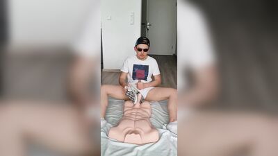 18 Twink boy sucks dick and cums