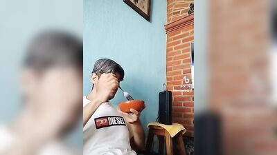 BULTOS DEL TiK-TOK (A VERGÓN ARRECHO SE LE PONE TIESA LA VERGA)