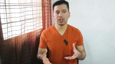 Esposos son penetrados a pelo por la vergota de 20cm de su mejor amigo hetero ! Relato sexual