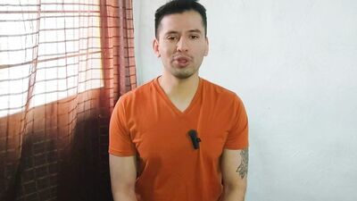 Esposos son penetrados a pelo por la vergota de 20cm de su mejor amigo hetero ! Relato sexual