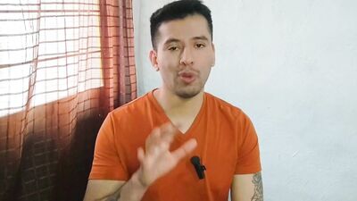 Esposos son penetrados a pelo por la vergota de 20cm de su mejor amigo hetero ! Relato sexual
