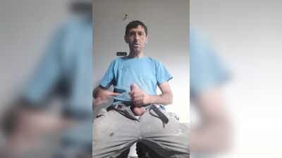 Intentando que la leche llegue a mi cara