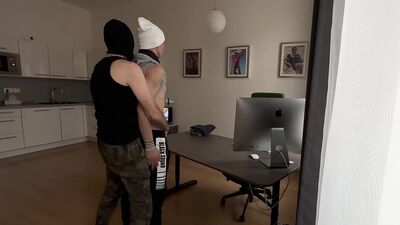 Maco - fuck casting, young muscular Maco fucks the mask fast and hard to the end! Smoking handjob fu