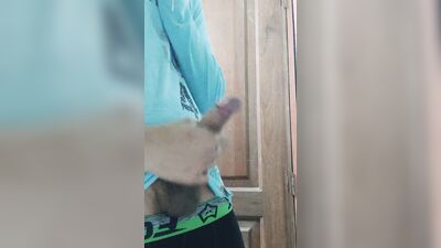 Rich cumshot with what I found in the bathroom just taken out ... exciting end