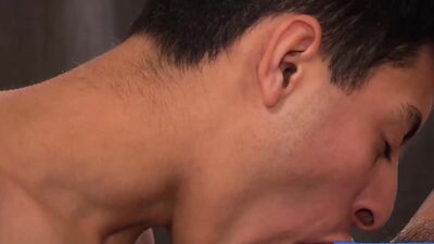 Tattooed Leonel Russell Enjoys Bruno Pattel Sensual Blowjob