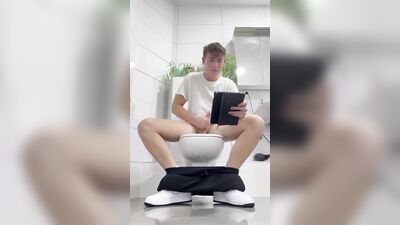 Jerking off in my Grandmas Bathroom