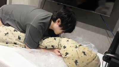 Students have sex on the futon for the last time, and get covered in sperm.