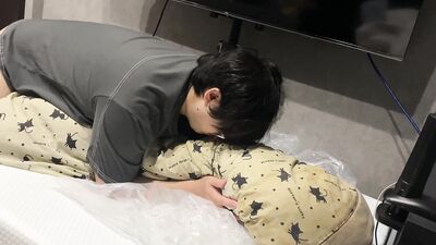 Students have sex on the futon for the last time, and get covered in sperm.