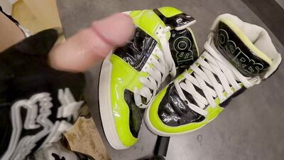 4 Cumshots on Lime Green Osiris Bronx