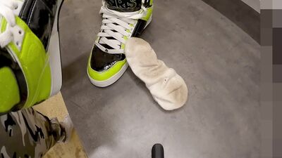4 Cumshots on Lime Green Osiris Bronx