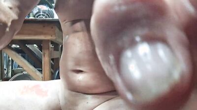OK, how much BIGGER can I get this thing? Explosive cum shot /Part 1 ????