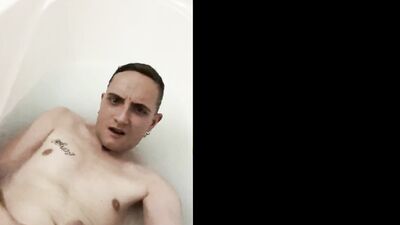 Cumshot in my bathtub