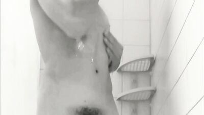 the memberstood up while i lathered with foam and i began to masturbate powerfully