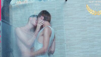 STAXUS COMPLETE :: Surprising my best friend in the shower !