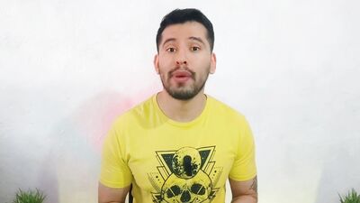 Vendedor de perfumes dotado penetra con sus 20cm a hombre sacerdote que le dio un masaje! Relato sex