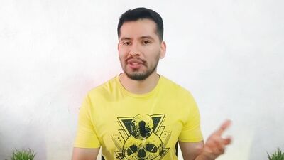Vendedor de perfumes dotado penetra con sus 20cm a hombre sacerdote que le dio un masaje! Relato sex