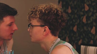 Foreign Exchange - Morning Wood - Noah Teases Cyrus with Morning Wood and Kiss FINALLY