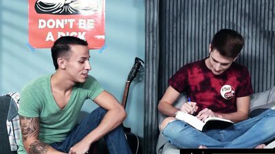 HETEROFLEXIBLE - Dorm Roommates Trevor Harris & Des Irez Assfuck Each Other During Study Break