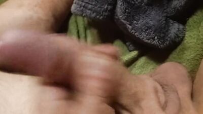 Amateur cock jerking in the duvet