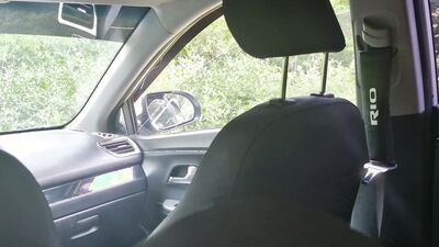 Fucked in public, the narrow hole is gouged by daddy's big dick right in the car on the highway to cum!