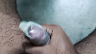 Cum in condom_ masturbate