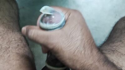 Cum in condom_ masturbate