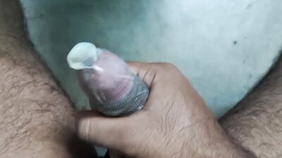 Cum in condom_ masturbate