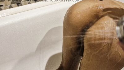 A smooth fuck hole in the bathroom is left without hair to stick a big daddy's cock in it and fuck it to cum!