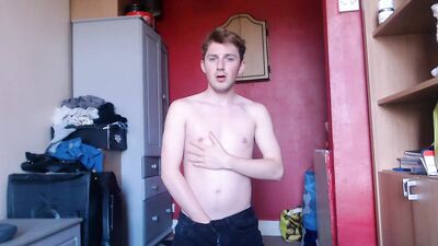British Chase Parker Shoots His Load After Riding His Dildo